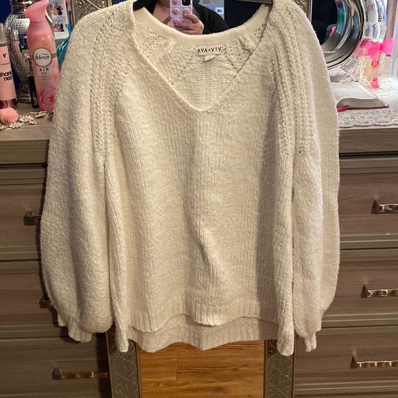 Ava Viv Sweater - Picture 1 of 6
